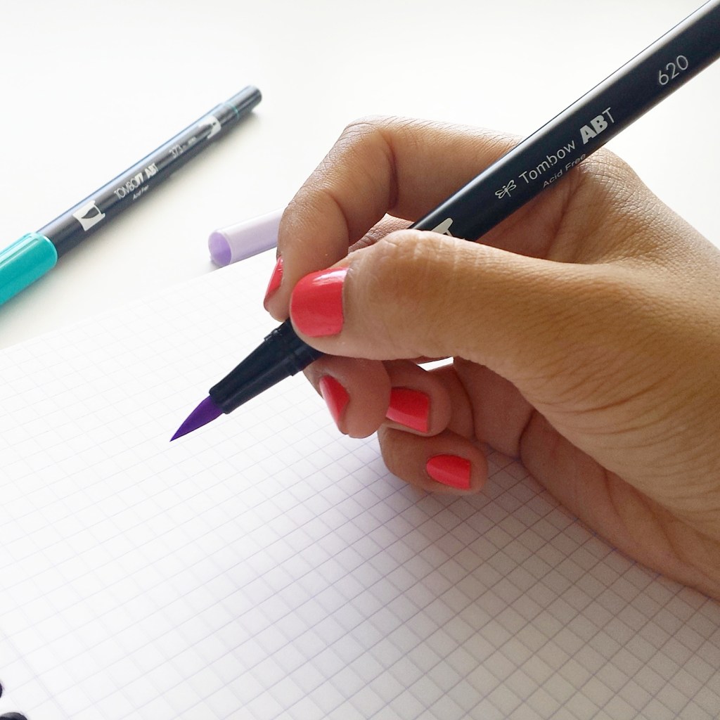 How to hold the brush calligraphy pen